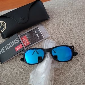 Ray-Ban New Wayfarer RB2132